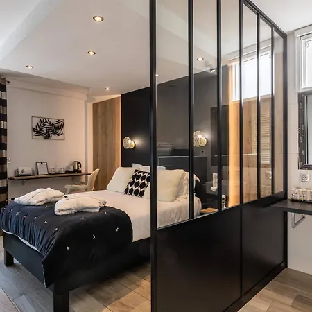 Le Bailliage & 3* سيلارز
